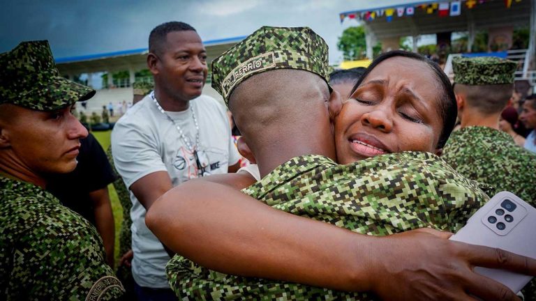 Colombia fortalece su seguridad con 284 nuevos infantes de Marina