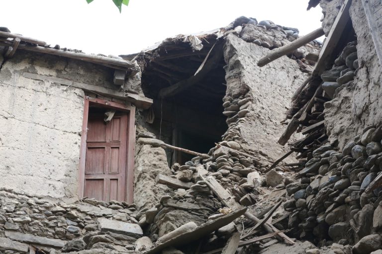 At least 800 people killed and more than 2000 injured in earthquake in Afghanistan