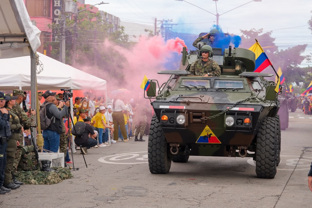 Desfile militar y policial2